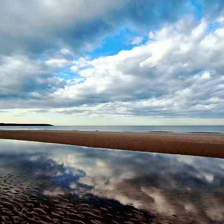 Dom wakacyjny Our House - Part Of The The Bay Village With Pool, Gym And Direct Access, Pub, Restaurant, Tennis And Meadows Walks Filey