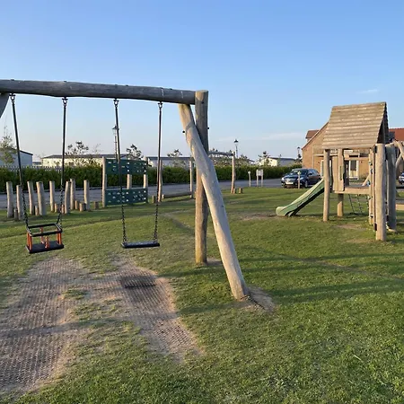 Our House - Part Of The The Bay Village With Pool, Gym And Direct Access, Pub, Restaurant, Tennis And Meadows Walks Filey