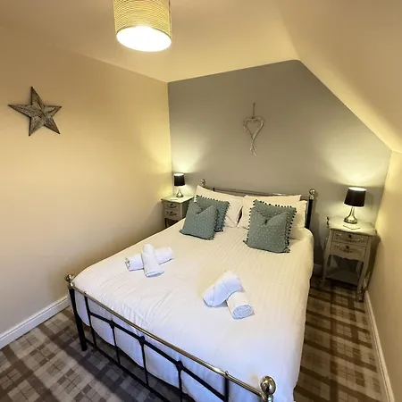 別荘 Our House - Part Of The The Bay Village With Pool, Gym And Direct Access, Pub, Restaurant, Tennis And Meadows Walks