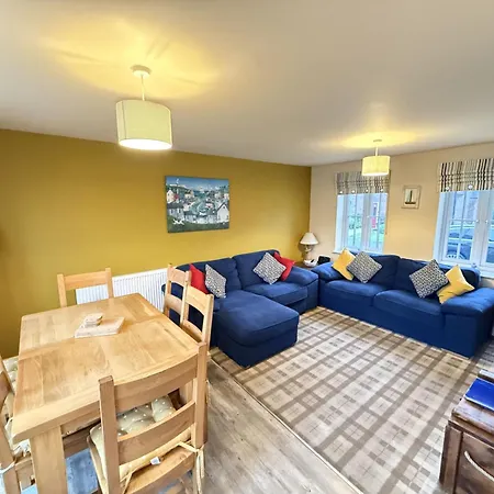 Our House - Part Of The The Bay Village With Pool, Gym And Direct Access, Pub, Restaurant, Tennis And Meadows Walks Filey