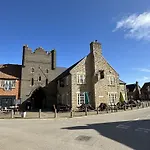 Our House - Part Of The The Bay Village With Pool, Gym And Direct Access, Pub, Restaurant, Tennis And Meadows Walks * Filey