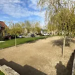 Our House - Part Of The The Bay Village With Pool, Gym And Direct Access, Pub, Restaurant, Tennis And Meadows Walks Casa vacanze *