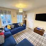 Our House - Part Of The The Bay Village With Pool, Gym And Direct Access, Pub, Restaurant, Tennis And Meadows Walks Holiday home *