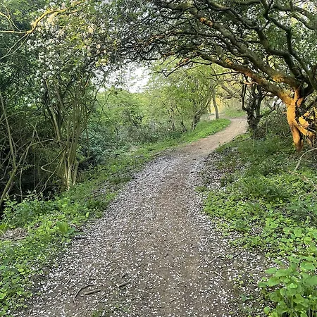 Our House - Part Of The The Bay Village With Pool, Gym And Direct Access, Pub, Restaurant, Tennis And Meadows Walks 펜션 파일리