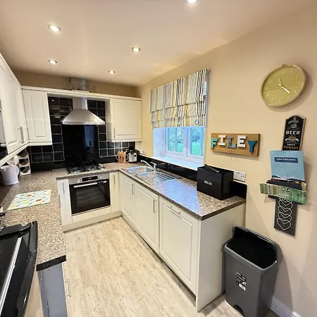 Our House - Part Of The The Bay Village With Pool, Gym And Direct Access, Pub, Restaurant, Tennis And Meadows Walks *