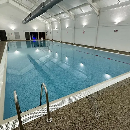 Our House - Part Of The The Bay Village With Pool, Gym And Direct Access, Pub, Restaurant, Tennis And Meadows Walks *